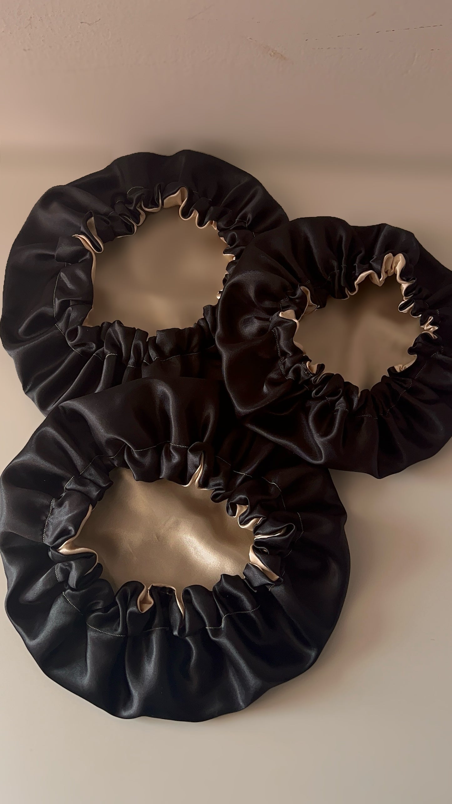 🙅🏻♀️Black and champagne