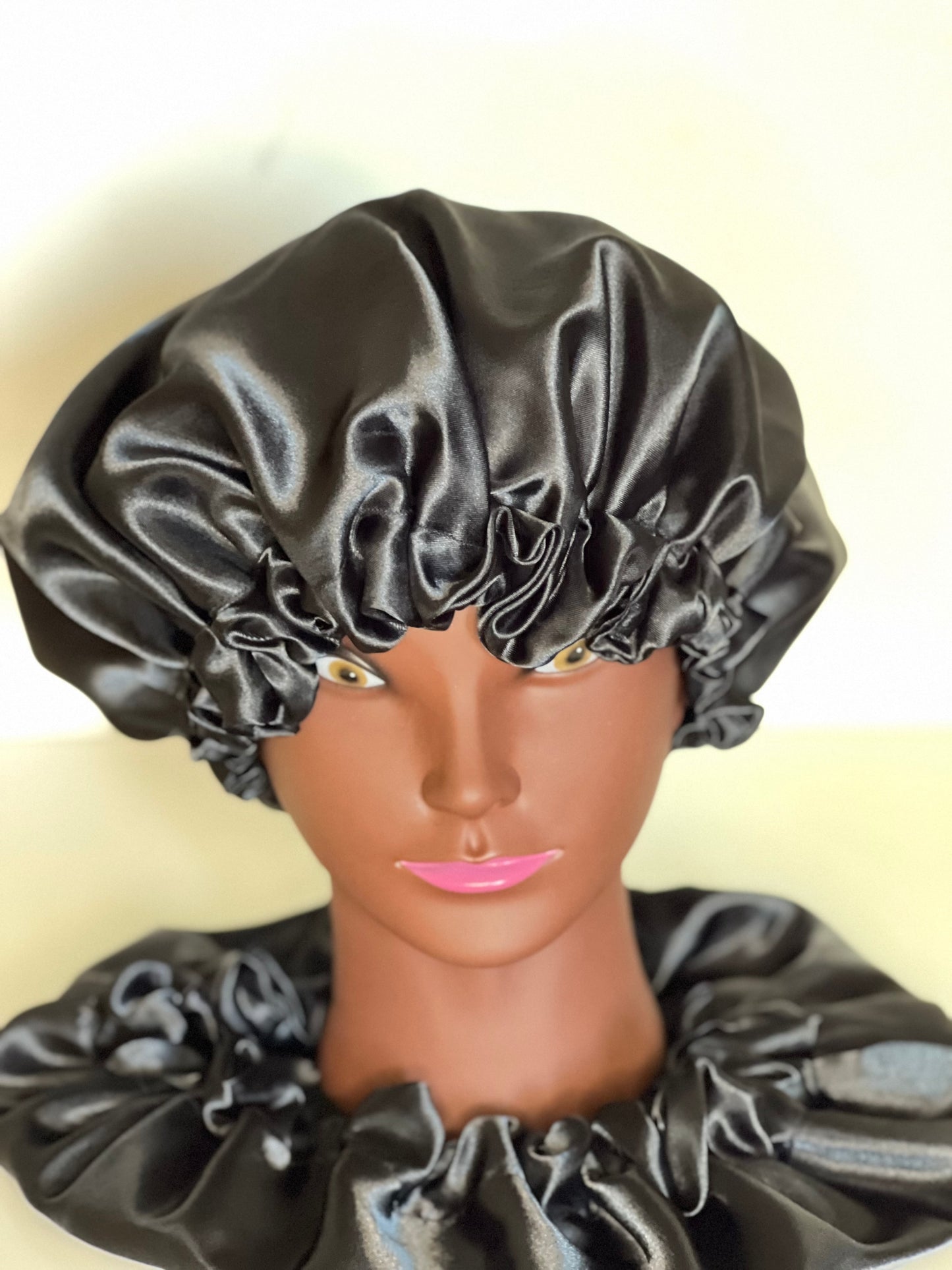 🖤 Black Satin Bonnet